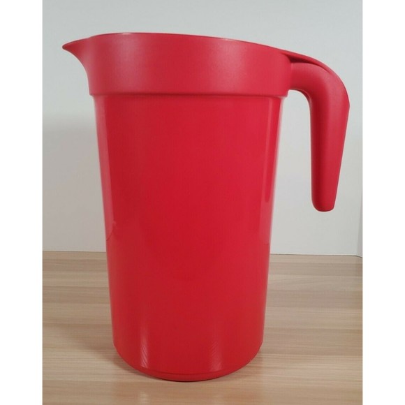 Tupperware Classic Pitcher Red with Infuser Insert One Gallon / 3.8 L - Picture 2 of 7